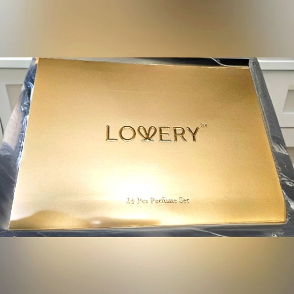 Perfumes Gift Set 24pcs Sampler Pack. - Picture 9 of 10